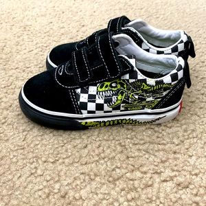 Vans Ward V Dino bones sneakers size 8 toddler
